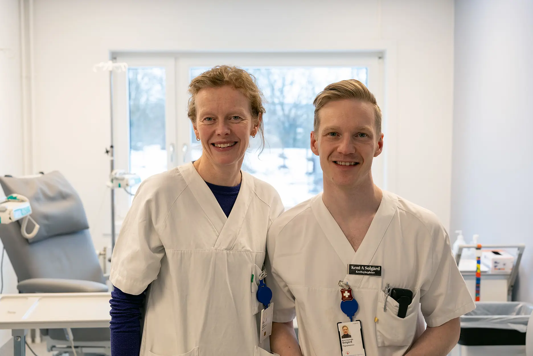 Et par menn i hvite frakker