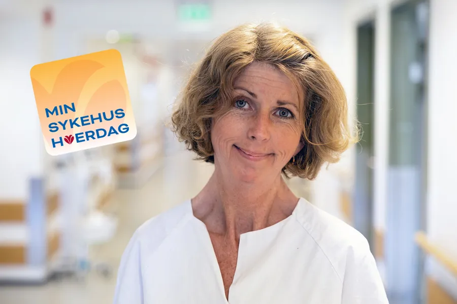 En person som smiler for kameraet