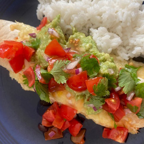 En tallerken med mat