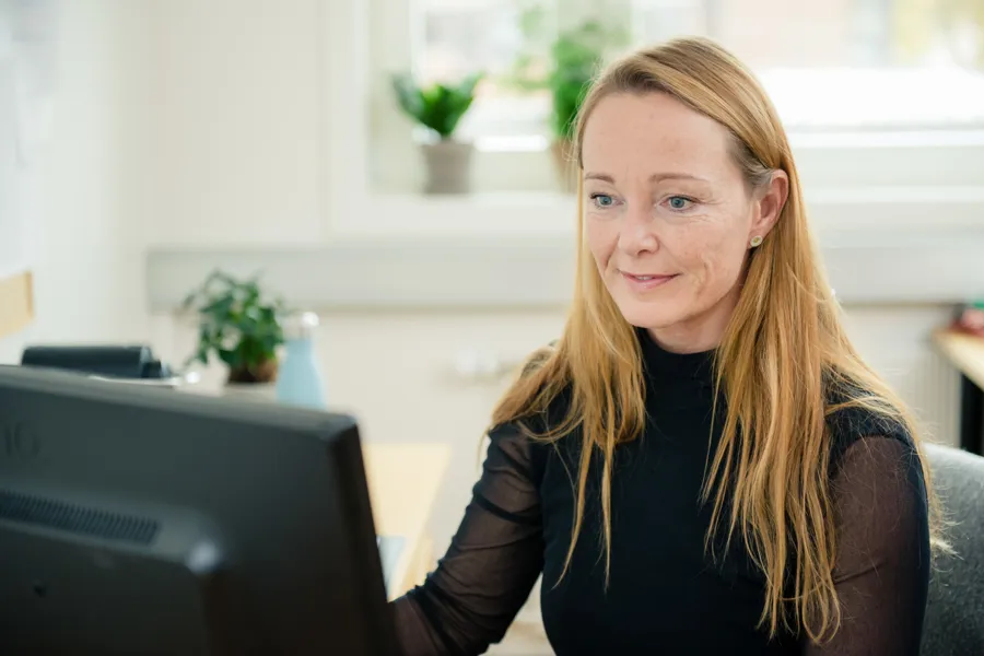 person som arbeider (illustrasjonsbilde)