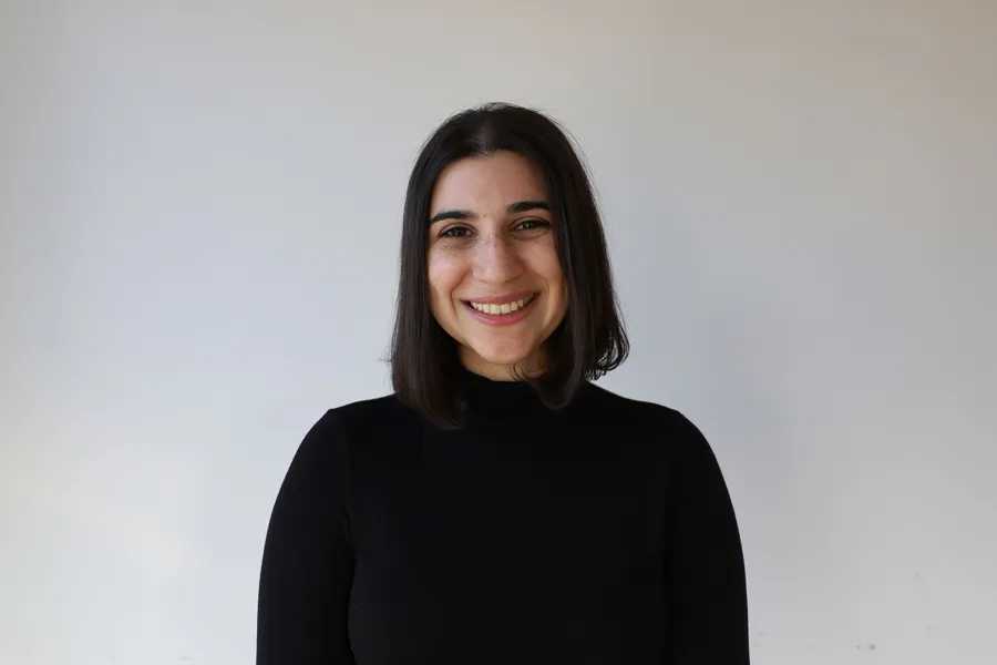 En person som smiler for kameraet