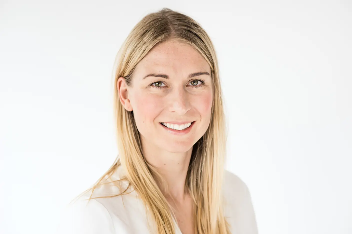 En kvinne med blondt hår